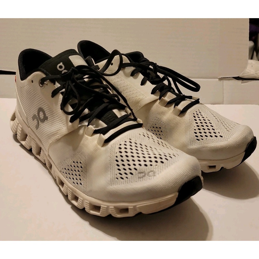ON Cloud X Running Shoe Women Size 9 White Black Athletic Training Sneakers